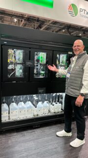 Radicle Agronomics on maatilakokoluokan viljavuuslaboratorio, joka toimii jo Yhdysvalloissa, ja lanseerataan PTx-brändin alla Eurooppaan. Tomi Siljander @agcosuomioy ja Brad Joern (PTx) kertoivat siitä KMlle Agritechnica-näyttelyssä.